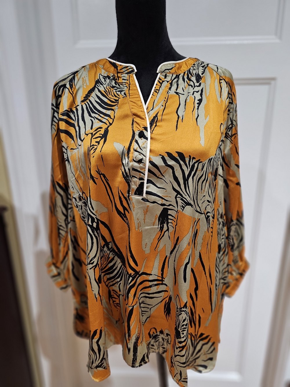 Umgee Women's Zebra-Print Tunic. NWT